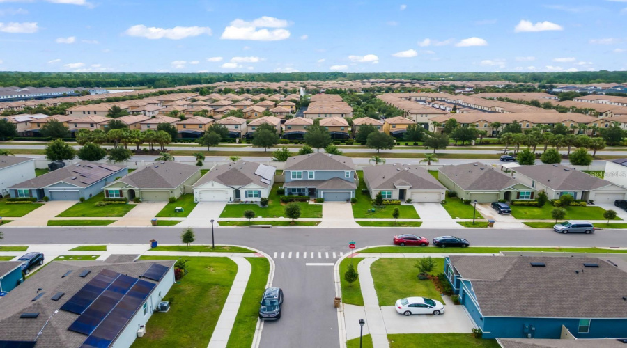 KISSIMMEE, Florida 34747, 5 Bedrooms Bedrooms, ,3 BathroomsBathrooms,Residential,For Sale,WHITE LILLY,MFRO6317938