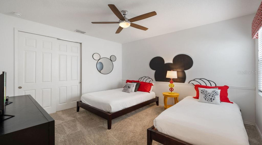 KISSIMMEE, Florida 34747, 9 Bedrooms Bedrooms, ,6 BathroomsBathrooms,Residential,For Sale,HILTON RIDGE,MFRO6317811