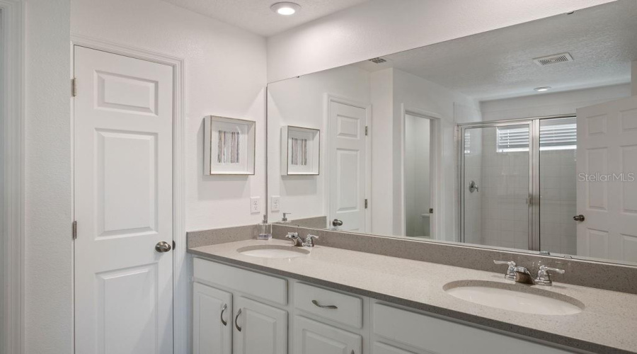 KISSIMMEE, Florida 34747, 9 Bedrooms Bedrooms, ,6 BathroomsBathrooms,Residential,For Sale,HILTON RIDGE,MFRO6317811