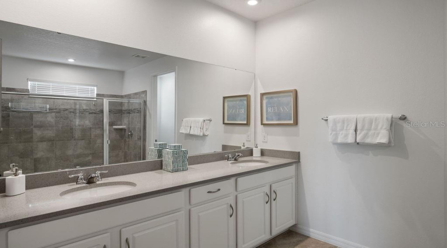 KISSIMMEE, Florida 34747, 9 Bedrooms Bedrooms, ,6 BathroomsBathrooms,Residential,For Sale,HILTON RIDGE,MFRO6317811
