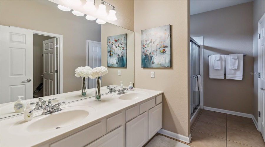 KISSIMMEE, Florida 34747, 5 Bedrooms Bedrooms, ,5 BathroomsBathrooms,Residential,For Sale,BOWRING,MFRO6317539