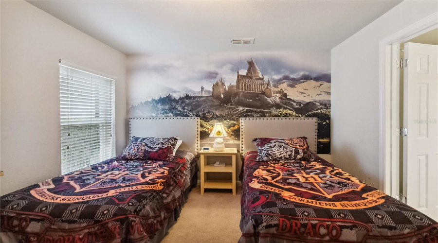 KISSIMMEE, Florida 34747, 5 Bedrooms Bedrooms, ,5 BathroomsBathrooms,Residential,For Sale,BOWRING,MFRO6317539