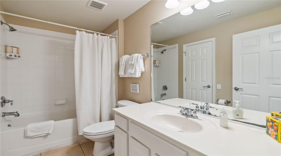 KISSIMMEE, Florida 34747, 5 Bedrooms Bedrooms, ,5 BathroomsBathrooms,Residential,For Sale,BOWRING,MFRO6317539