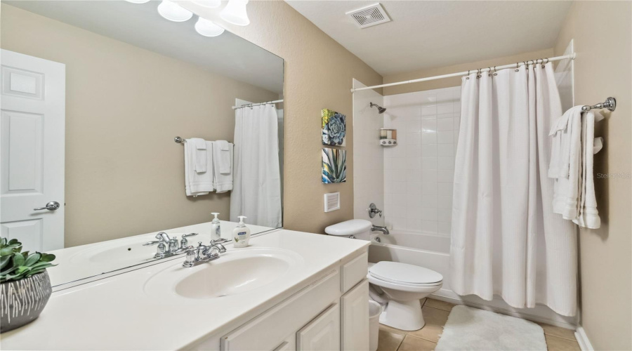 KISSIMMEE, Florida 34747, 5 Bedrooms Bedrooms, ,5 BathroomsBathrooms,Residential,For Sale,BOWRING,MFRO6317539