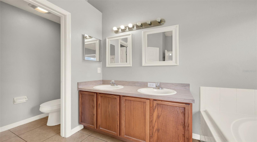 KISSIMMEE, Florida 34746, 4 Bedrooms Bedrooms, ,2 BathroomsBathrooms,Residential,For Sale,EAGLE GLEN,MFRO6317829