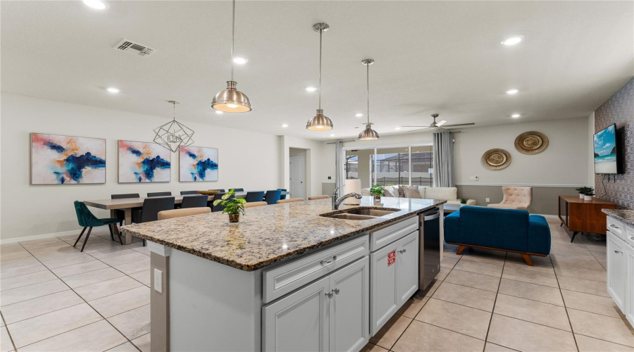 DAVENPORT, Florida 33897, 8 Bedrooms Bedrooms, ,6 BathroomsBathrooms,Residential,For Sale,LELANI,0,MFRS5128947