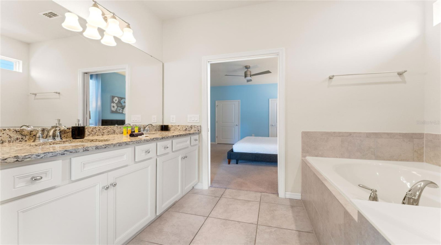 DAVENPORT, Florida 33897, 8 Bedrooms Bedrooms, ,6 BathroomsBathrooms,Residential,For Sale,LELANI,0,MFRS5128947