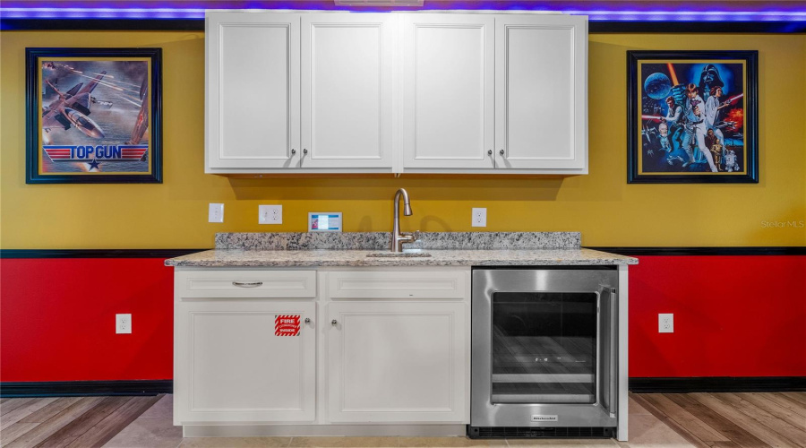 DAVENPORT, Florida 33897, 8 Bedrooms Bedrooms, ,6 BathroomsBathrooms,Residential,For Sale,LELANI,0,MFRS5128947