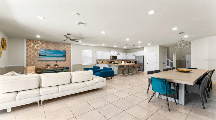 DAVENPORT, Florida 33897, 8 Bedrooms Bedrooms, ,6 BathroomsBathrooms,Residential,For Sale,LELANI,0,MFRS5128947