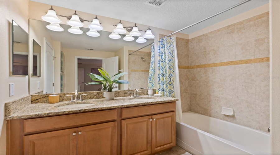 KISSIMMEE, Florida 34746, 4 Bedrooms Bedrooms, ,3 BathroomsBathrooms,Residential,For Sale,CLOCK TOWER,MFRO6318238