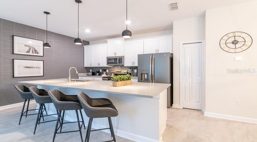 KISSIMMEE, Florida 34746, 4 Bedrooms Bedrooms, ,3 BathroomsBathrooms,Residential,For Sale,WINDERMERE,MFRO6318289