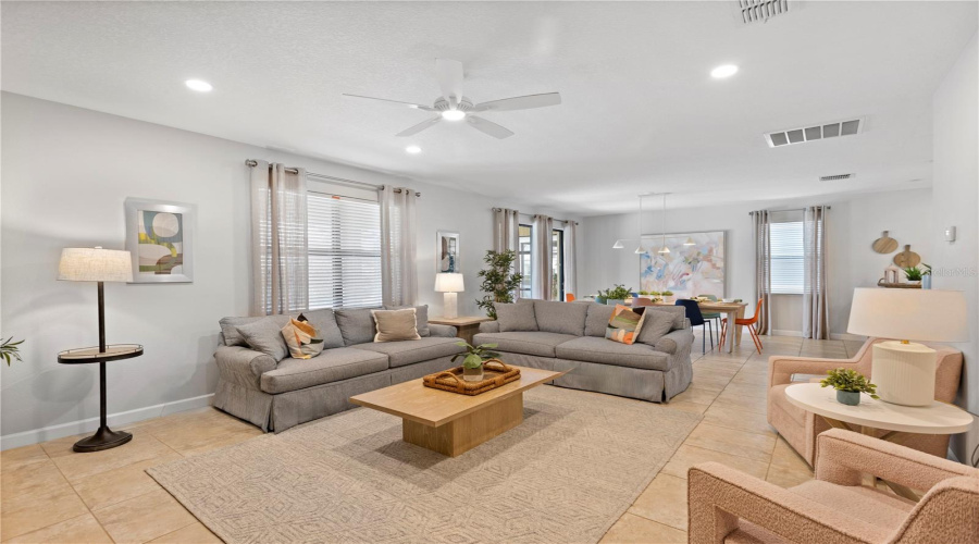 DAVENPORT, Florida 33896, 5 Bedrooms Bedrooms, ,4 BathroomsBathrooms,Residential,For Sale,SHADOW MOUNTAIN,0,MFRO6318072