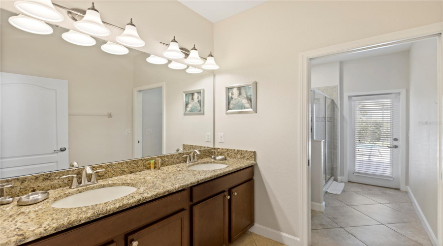 DAVENPORT, Florida 33896, 5 Bedrooms Bedrooms, ,4 BathroomsBathrooms,Residential,For Sale,SHADOW MOUNTAIN,0,MFRO6318072