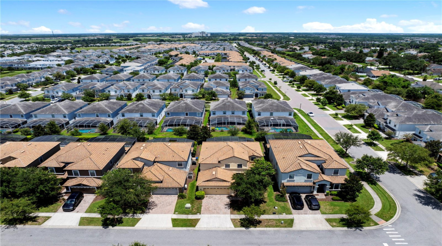 DAVENPORT, Florida 33896, 5 Bedrooms Bedrooms, ,4 BathroomsBathrooms,Residential,For Sale,SHADOW MOUNTAIN,0,MFRO6318072