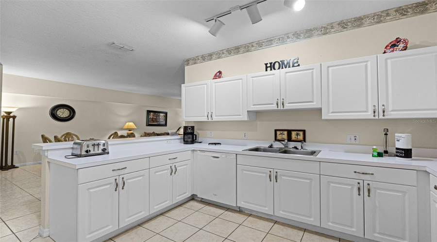 KISSIMMEE, Florida 34747, 3 Bedrooms Bedrooms, ,2 BathroomsBathrooms,Residential,For Sale,SUN LAKE,MFRS5129032