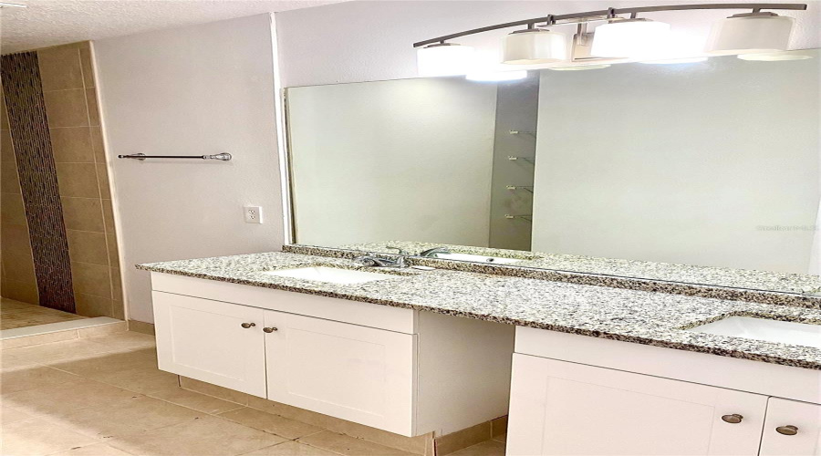 DAVENPORT, Florida 33897, 4 Bedrooms Bedrooms, ,3 BathroomsBathrooms,Residential,For Sale,AUSTRALIAN,MFRG5098267