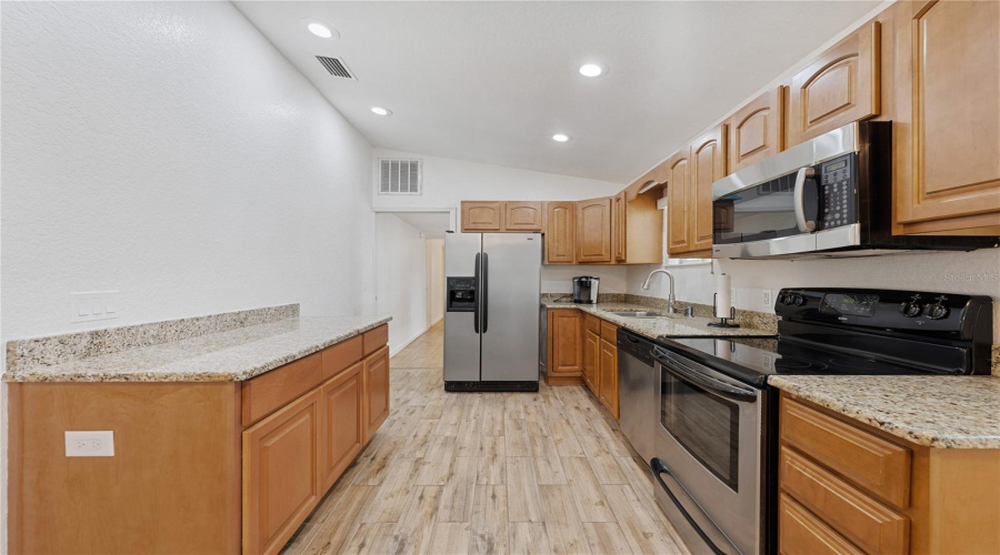 DAVENPORT, Florida 33837, 2 Bedrooms Bedrooms, ,2 BathroomsBathrooms,Residential,For Sale,ST GEORGE,MFRS5129050