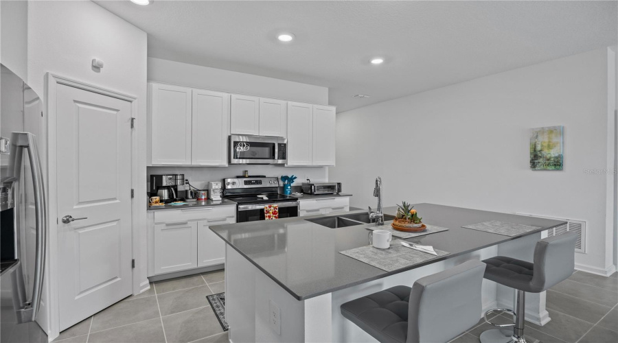 DAVENPORT, Florida 33837, 3 Bedrooms Bedrooms, ,2 BathroomsBathrooms,Residential,For Sale,DARING,0,MFRO6318516