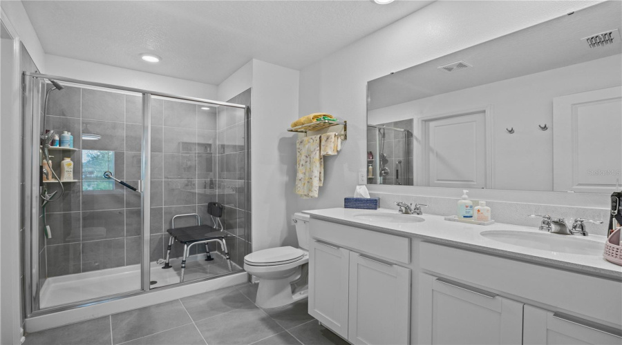 DAVENPORT, Florida 33837, 3 Bedrooms Bedrooms, ,2 BathroomsBathrooms,Residential,For Sale,DARING,0,MFRO6318516
