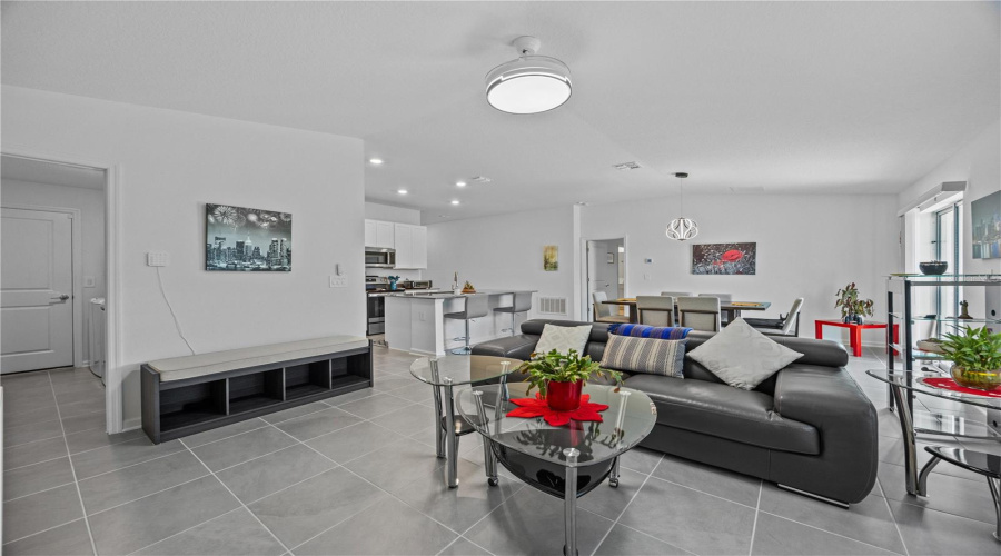 DAVENPORT, Florida 33837, 3 Bedrooms Bedrooms, ,2 BathroomsBathrooms,Residential,For Sale,DARING,0,MFRO6318516