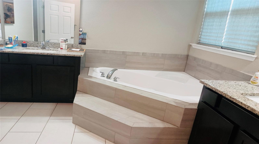 KISSIMMEE, Florida 34746, 4 Bedrooms Bedrooms, ,3 BathroomsBathrooms,Residential,For Sale,VIA VENETO,0,MFRO6314730