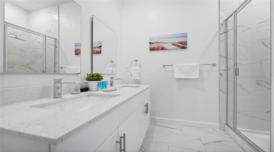 DAVENPORT, Florida 33896, 5 Bedrooms Bedrooms, ,4 BathroomsBathrooms,Residential,For Sale,FAMAGUSTA,0,MFRO6318661