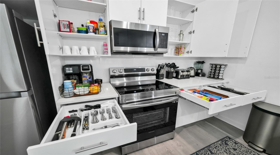 DAVENPORT, Florida 33896, 5 Bedrooms Bedrooms, ,4 BathroomsBathrooms,Residential,For Sale,FAMAGUSTA,0,MFRO6318661