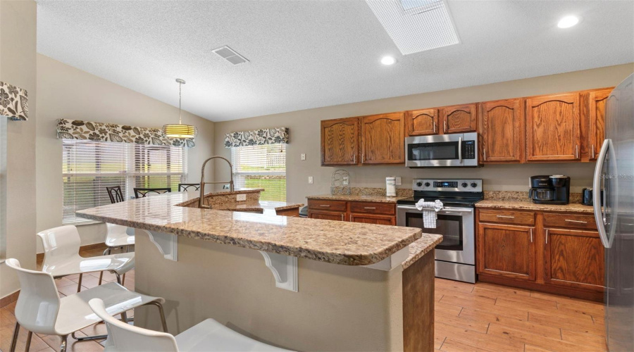 KISSIMMEE, Florida 34747, 4 Bedrooms Bedrooms, ,3 BathroomsBathrooms,Residential,For Sale,POMO,MFRO6318686