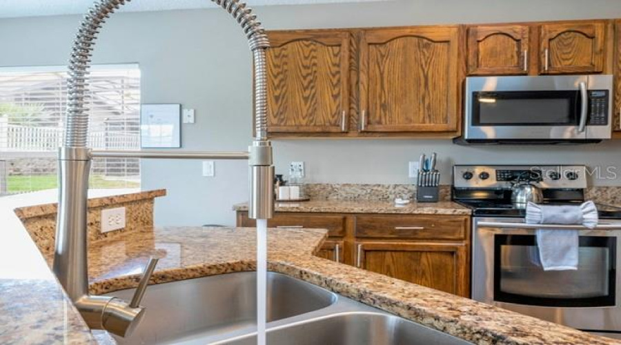 KISSIMMEE, Florida 34747, 4 Bedrooms Bedrooms, ,3 BathroomsBathrooms,Residential,For Sale,POMO,MFRO6318686