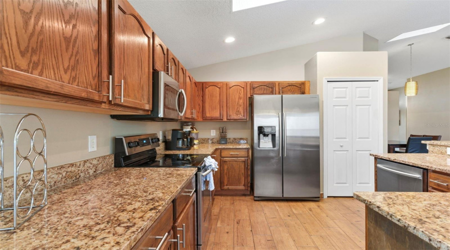 KISSIMMEE, Florida 34747, 4 Bedrooms Bedrooms, ,3 BathroomsBathrooms,Residential,For Sale,POMO,MFRO6318686