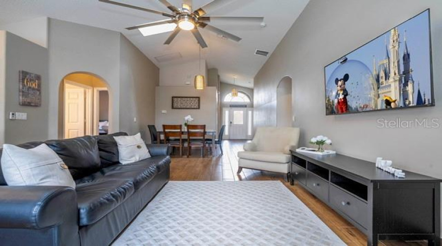 KISSIMMEE, Florida 34747, 4 Bedrooms Bedrooms, ,3 BathroomsBathrooms,Residential,For Sale,POMO,MFRO6318686
