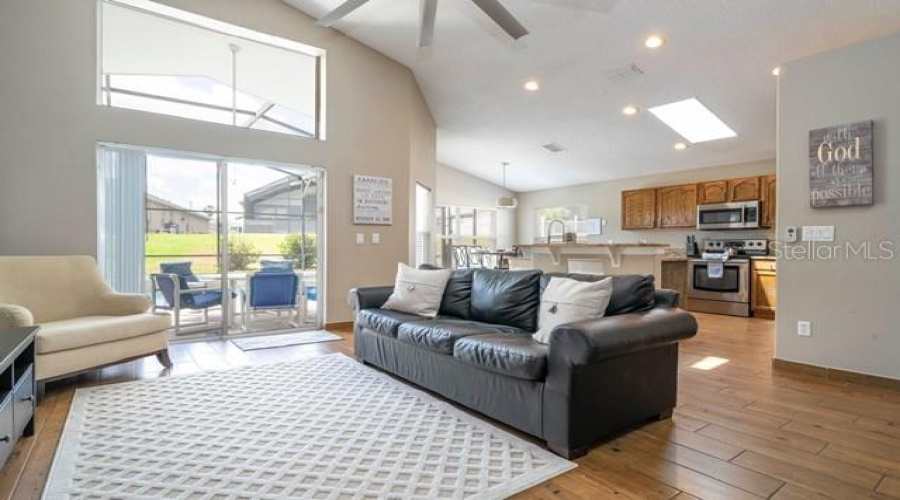 KISSIMMEE, Florida 34747, 4 Bedrooms Bedrooms, ,3 BathroomsBathrooms,Residential,For Sale,POMO,MFRO6318686