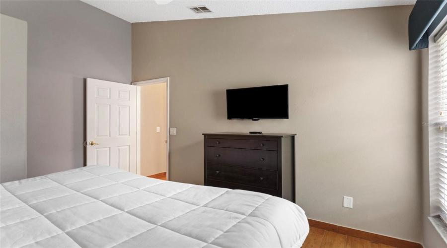KISSIMMEE, Florida 34747, 4 Bedrooms Bedrooms, ,3 BathroomsBathrooms,Residential,For Sale,POMO,MFRO6318686