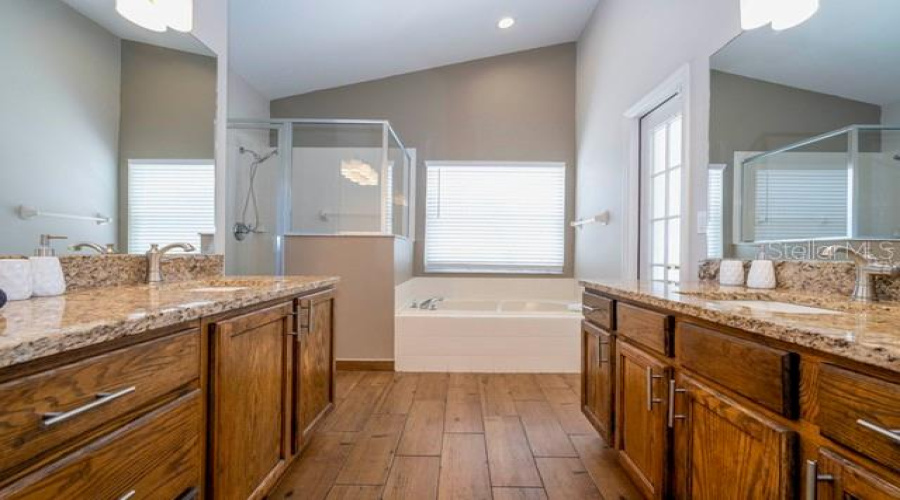 KISSIMMEE, Florida 34747, 4 Bedrooms Bedrooms, ,3 BathroomsBathrooms,Residential,For Sale,POMO,MFRO6318686