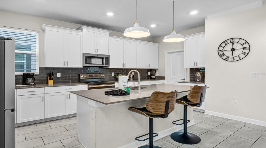 DAVENPORT, Florida 33896, 5 Bedrooms Bedrooms, ,5 BathroomsBathrooms,Residential,For Sale,DROP SHOT,MFRS5128828