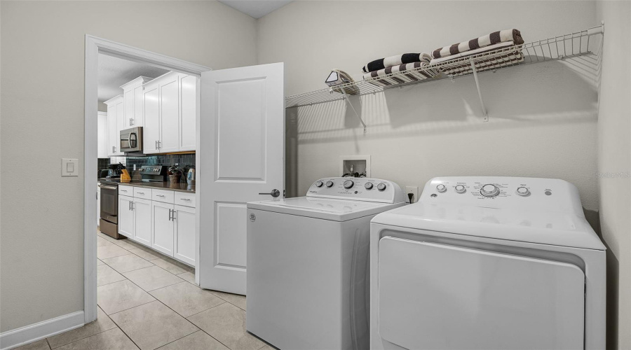 DAVENPORT, Florida 33896, 5 Bedrooms Bedrooms, ,5 BathroomsBathrooms,Residential,For Sale,DROP SHOT,MFRS5128828