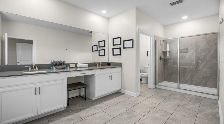 DAVENPORT, Florida 33896, 5 Bedrooms Bedrooms, ,5 BathroomsBathrooms,Residential,For Sale,DROP SHOT,MFRS5128828
