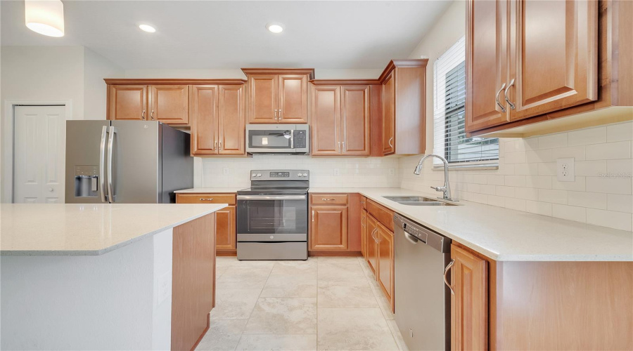 DAVENPORT, Florida 33896, 3 Bedrooms Bedrooms, ,2 BathroomsBathrooms,Residential,For Sale,PAYNE STEWART,MFRO6318556