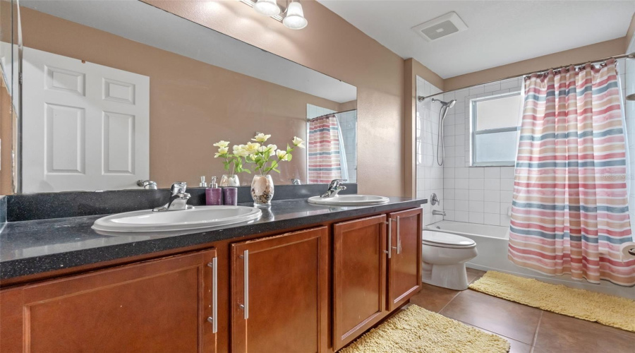 KISSIMMEE, Florida 34746, 4 Bedrooms Bedrooms, ,2 BathroomsBathrooms,Residential,For Sale,SAIL HARBOR DR,MFRO6317976