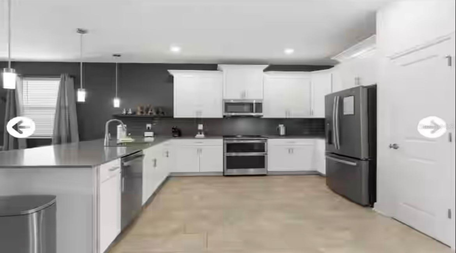 DAVENPORT, Florida 33896, 8 Bedrooms Bedrooms, ,5 BathroomsBathrooms,Residential,For Sale,SOMMERSET HILLS,MFRS5127141