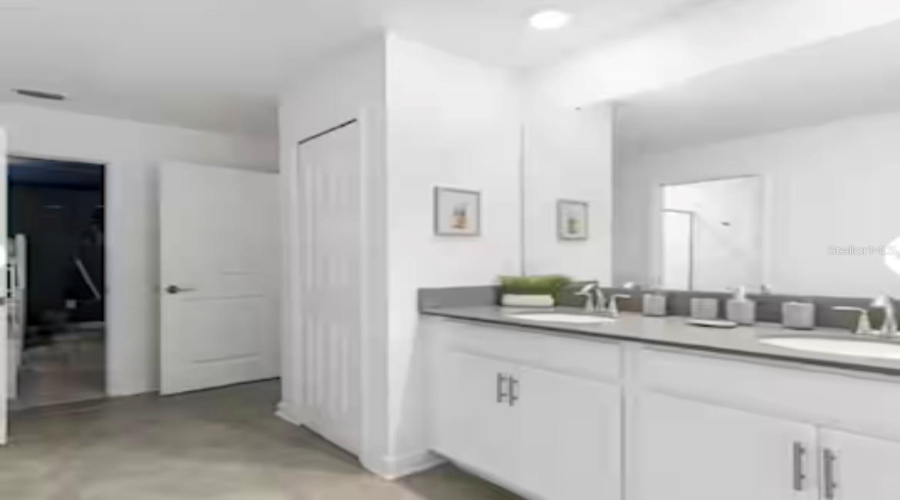 DAVENPORT, Florida 33896, 8 Bedrooms Bedrooms, ,5 BathroomsBathrooms,Residential,For Sale,SOMMERSET HILLS,MFRS5127141