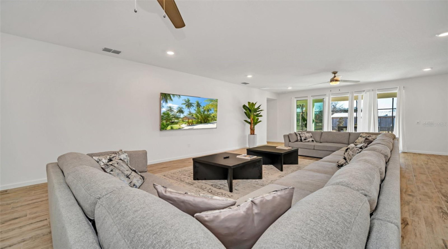 KISSIMMEE, Florida 34746, 15 Bedrooms Bedrooms, ,15 BathroomsBathrooms,Residential,For Sale,SHANTI,MFRS5129163