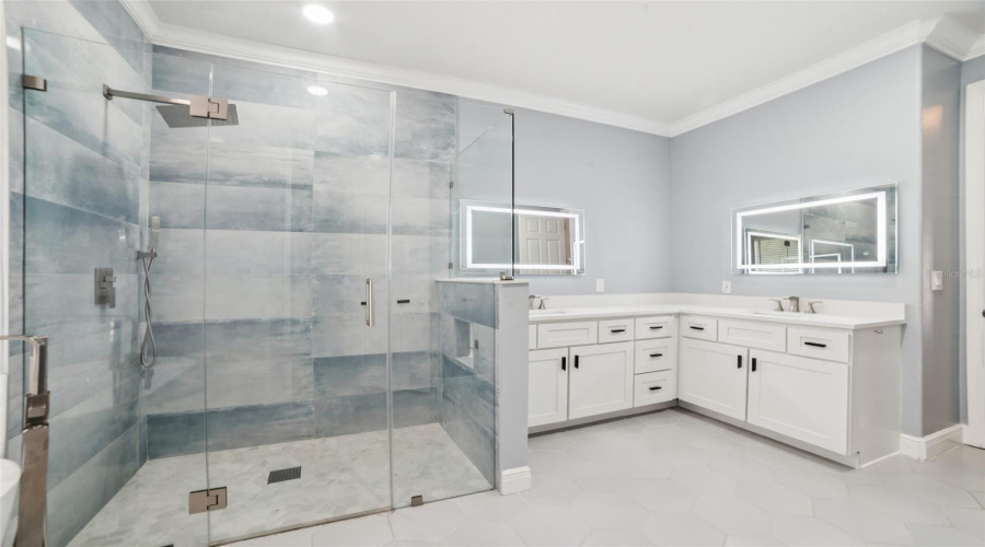 KISSIMMEE, Florida 34746, 5 Bedrooms Bedrooms, ,4 BathroomsBathrooms,Residential,For Sale,EAGLE ISLE,MFRO6319108
