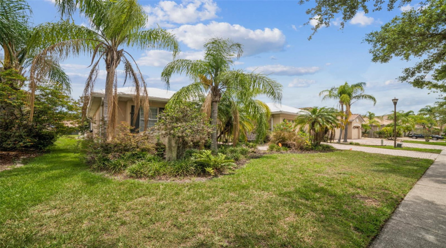 KISSIMMEE, Florida 34746, 5 Bedrooms Bedrooms, ,4 BathroomsBathrooms,Residential,For Sale,EAGLE ISLE,MFRO6319108