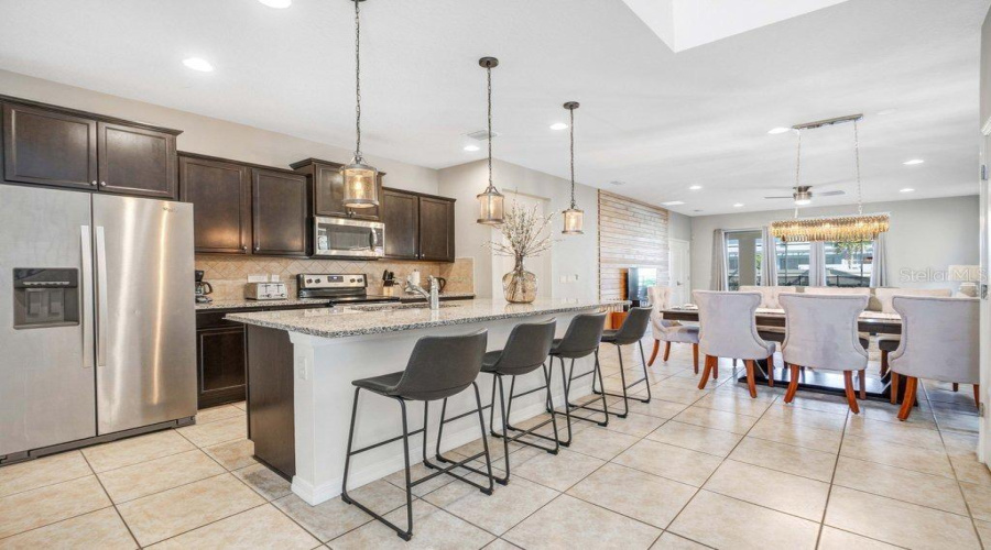 KISSIMMEE, Florida 34747, 6 Bedrooms Bedrooms, ,4 BathroomsBathrooms,Residential,For Sale,RHODES,MFRO6319078