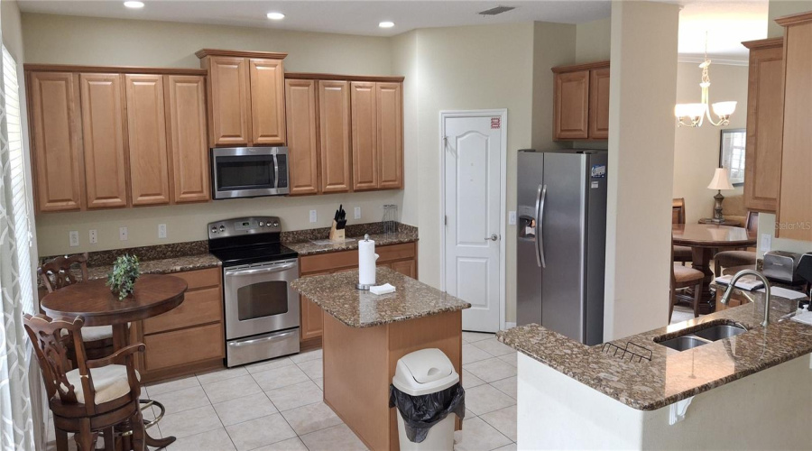 DAVENPORT, Florida 33896, 5 Bedrooms Bedrooms, ,4 BathroomsBathrooms,Residential,For Sale,SUFFOLK,MFRO6318750