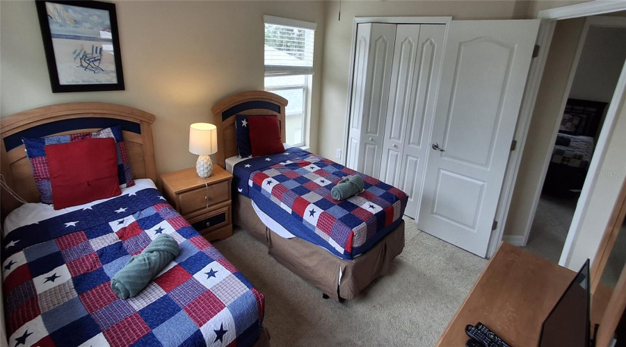 DAVENPORT, Florida 33896, 5 Bedrooms Bedrooms, ,4 BathroomsBathrooms,Residential,For Sale,SUFFOLK,MFRO6318750