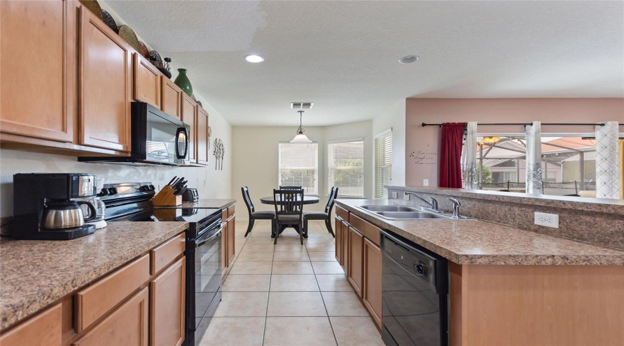 DAVENPORT, Florida 33837, 5 Bedrooms Bedrooms, ,4 BathroomsBathrooms,Residential,For Sale,MIRO,0,MFRO6319184