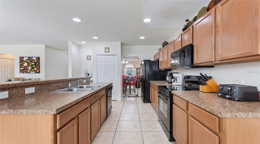 DAVENPORT, Florida 33837, 5 Bedrooms Bedrooms, ,4 BathroomsBathrooms,Residential,For Sale,MIRO,0,MFRO6319184