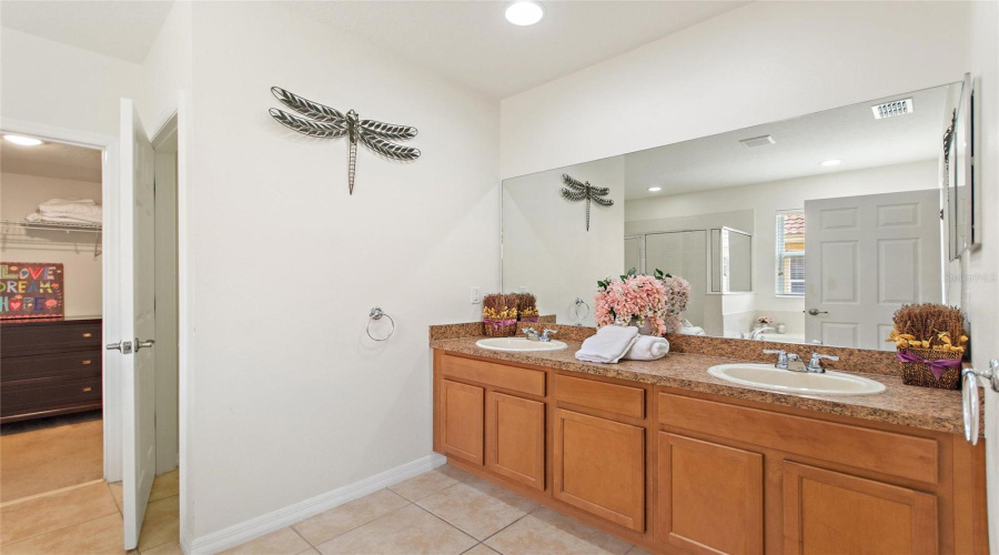 DAVENPORT, Florida 33837, 5 Bedrooms Bedrooms, ,4 BathroomsBathrooms,Residential,For Sale,MIRO,0,MFRO6319184